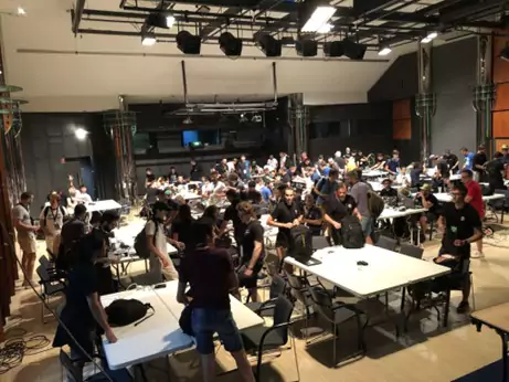 Les participants s'installent pour le CTF